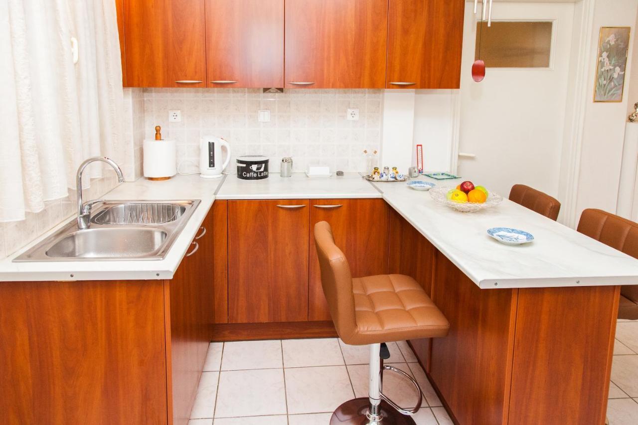 Vintage Apartment In Downtown Athens! Atenas Exterior foto