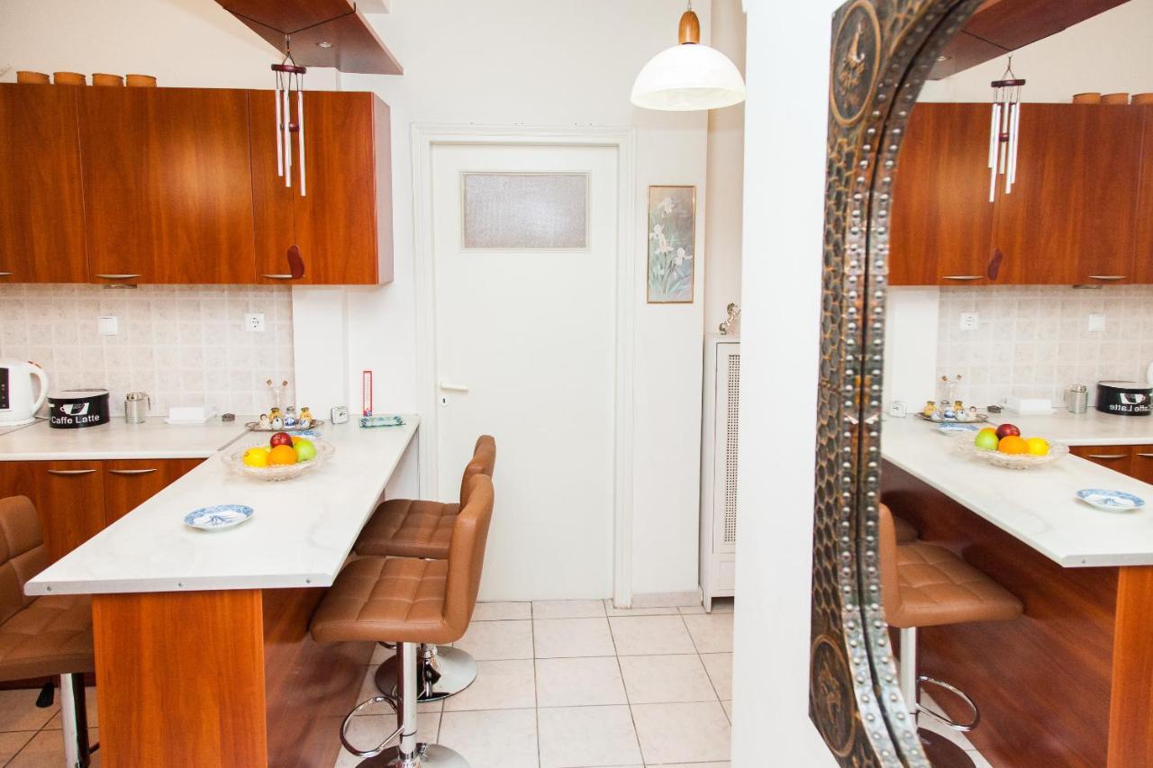 Vintage Apartment In Downtown Athens! Atenas Exterior foto